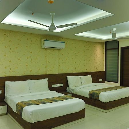 Hotel Golden Leaf Mohali Екстериор снимка